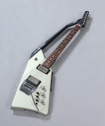 Roland GR-707 synts guitar med tilhørende Roland GR-700 guitar controller
