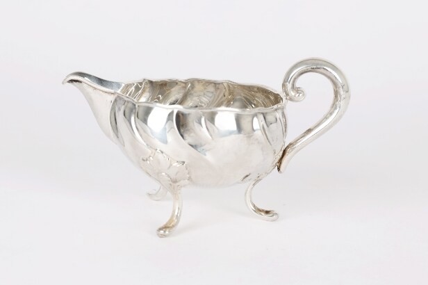 Cohr: Creamer and sugar bowl made of silver. (2)