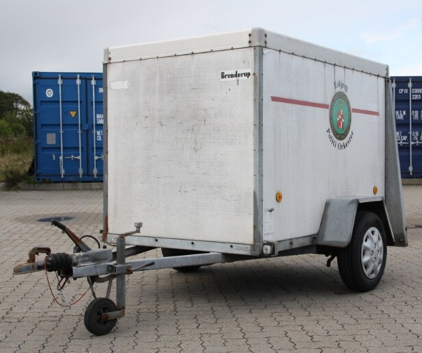 Brenderup lukket trailer med rampe. 750 kg.
