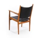 Hans J. Wegner for Johannes Hansen. Armstol af teak, model 'JH-513'