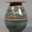 Harald Folmer Gross / Knabstrup Teglværk. Vase med hjorte, keramik.