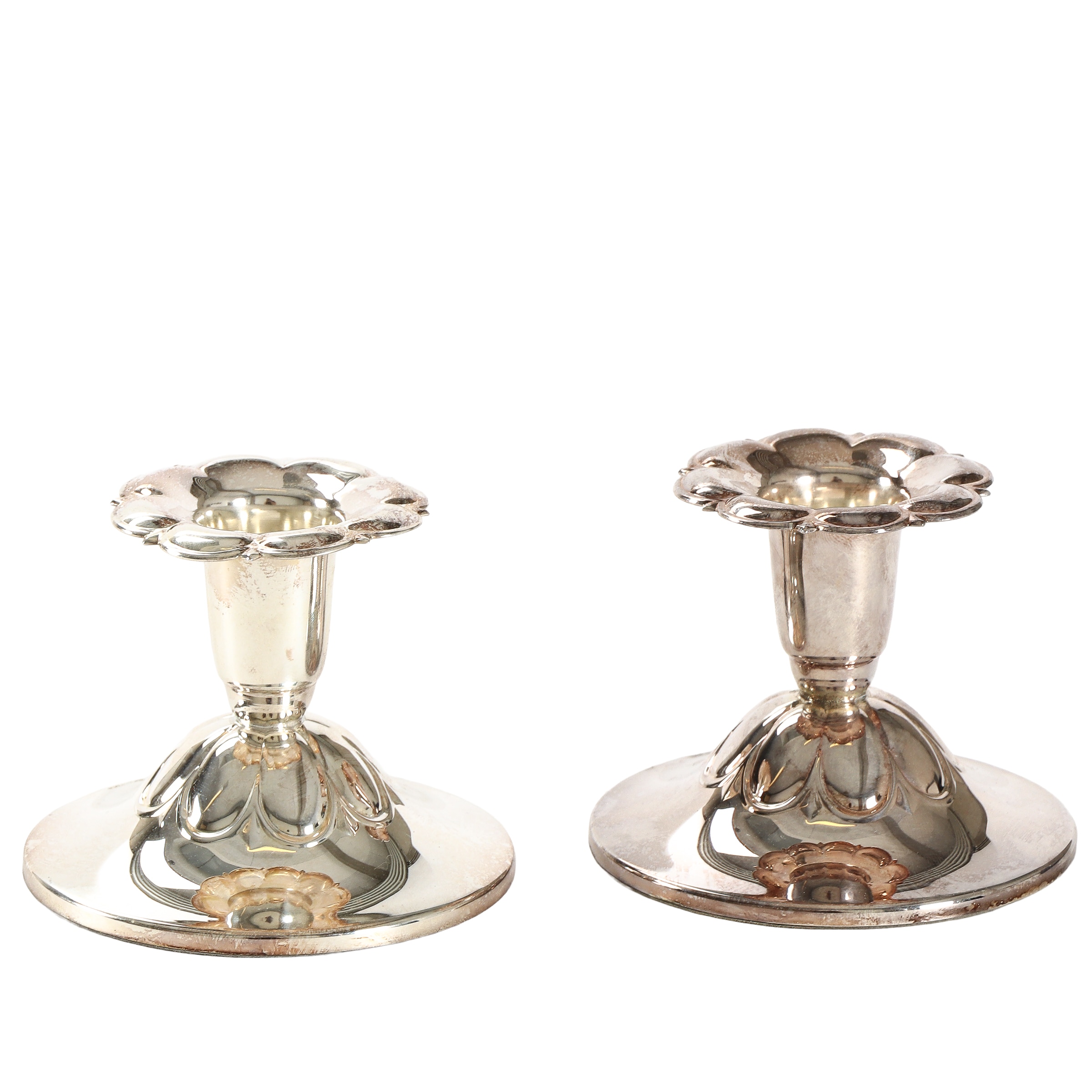Saurum Osakeyhtiö (Kuopio, Finland). Pair of candlesticks in silver (830). In org. boxes. (2)