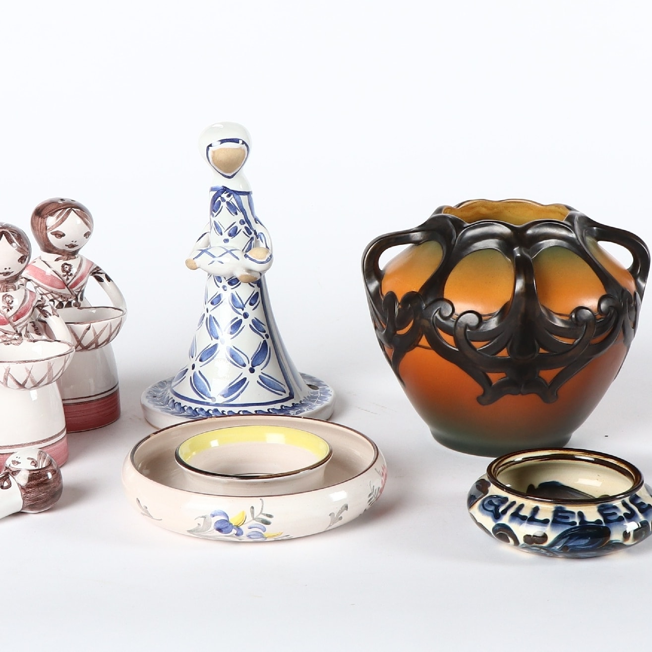 Lars Syberg, P. Ipsens Enke m.m. Samling figurer, vaser m.m. (8 ...