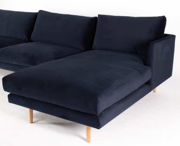 PS152983 YFP by Wendelbo. Sofa with chaise lounge model 056, right-facing