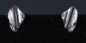 Øreclips af 14 kt hvidguld m/ diamanter (2)