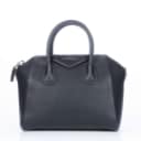 Givenchy: Small 'Antigona' taske af sort grained læder.