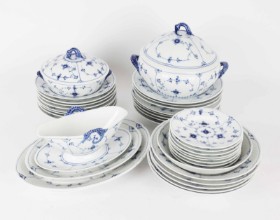 Bing & Grøndahl: Blåmalet musselmalet porcelæn. (35)