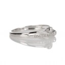 Diamond ring in 9 kt. white gold.