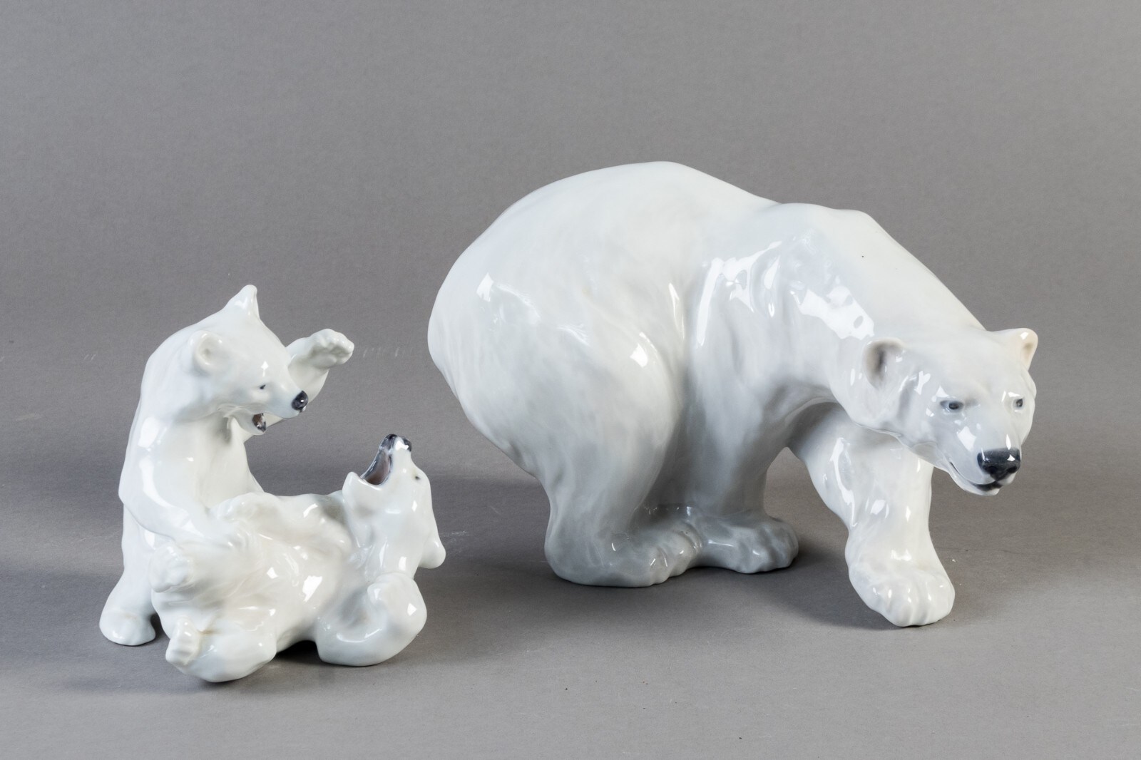 royal-copenhagen-to-figurer-iform-af-isbj-rne-2-barnebys