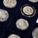 Mønthuset Danmark, Den Kgl. Mønt m.m. Samling medaljer, mønter m.m. i sølv m.m. (+120)