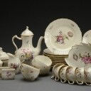Royal Copenhagen. 'Frijsenborg' stel af porcelæn (74)