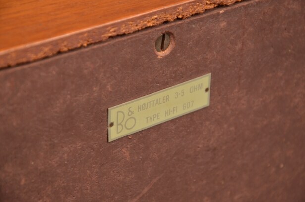 Bang & Olufsen: Højtaler i teak-kabinet, model 607, 1950'erne Denne vare er sat til omsalg under nyt varenummer 3030421