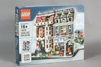 Lego- Creator Expert. Pet Shop (år 2011), nr. 10218