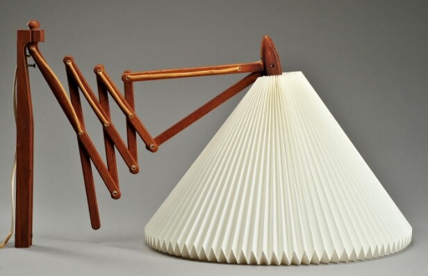 Le Klint. Saxelampe af teak