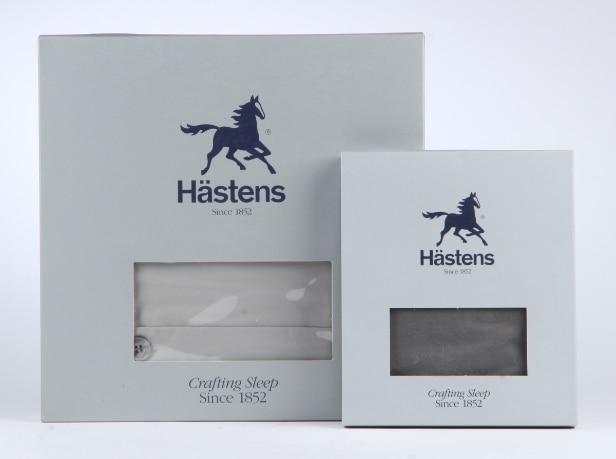 127. Hästens. Duvet cover and pillowcase, Satin Pure Silver Grey and Paisley Dark Grey, respectively 155x220 and 50x60 cm (2)