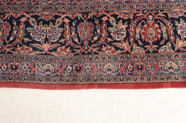 Persian Keshan carpet, 370 x 266 cm.
