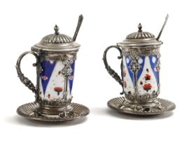 2 stk. sennepskrukker af porcelæn og sølv ca. 1900 (2)