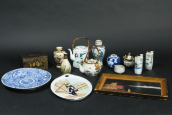 Samling Kina/sydøstasien. Porcelæn, lakeret træ, m.m.(14)