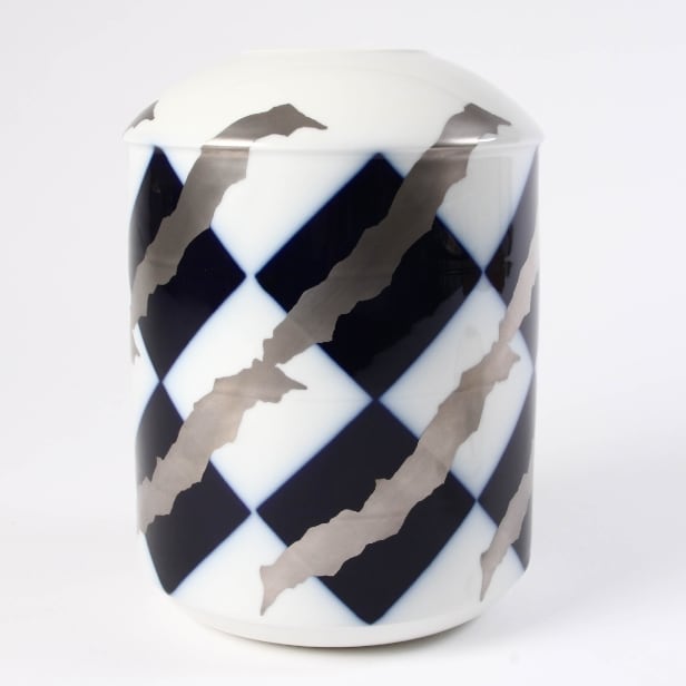 Lin Utzon for Royal Copenhagen. Two vases, (2) | Lauritz.com