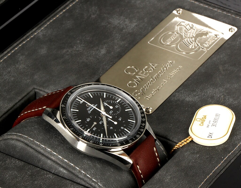 omega moonshine speedmaster