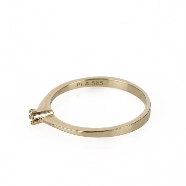 202409598 Plaza. Fine essentials brilliant solitaire ring in 14 kt gold, approx. 0.03 ct, Size 53.5