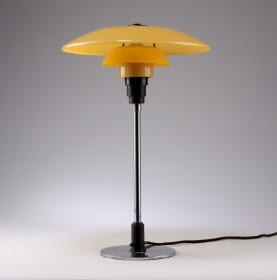 Poul Henningsen. PH 3,5/2,5 bordlampe fra 30'erne med originale skærme