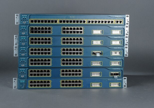 Cisco Catalyst 2950 samt Cisco Catalyst 3500XL 24 Ports (7) Denne vare er sat til omsalg under nyt varenummer 3100849