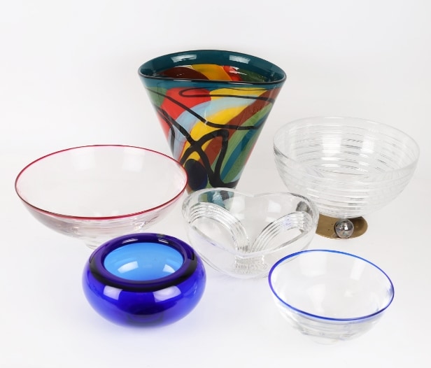 Samling moderne kunstglas og skåle fra Sverige, Italien og Danmark. (6)