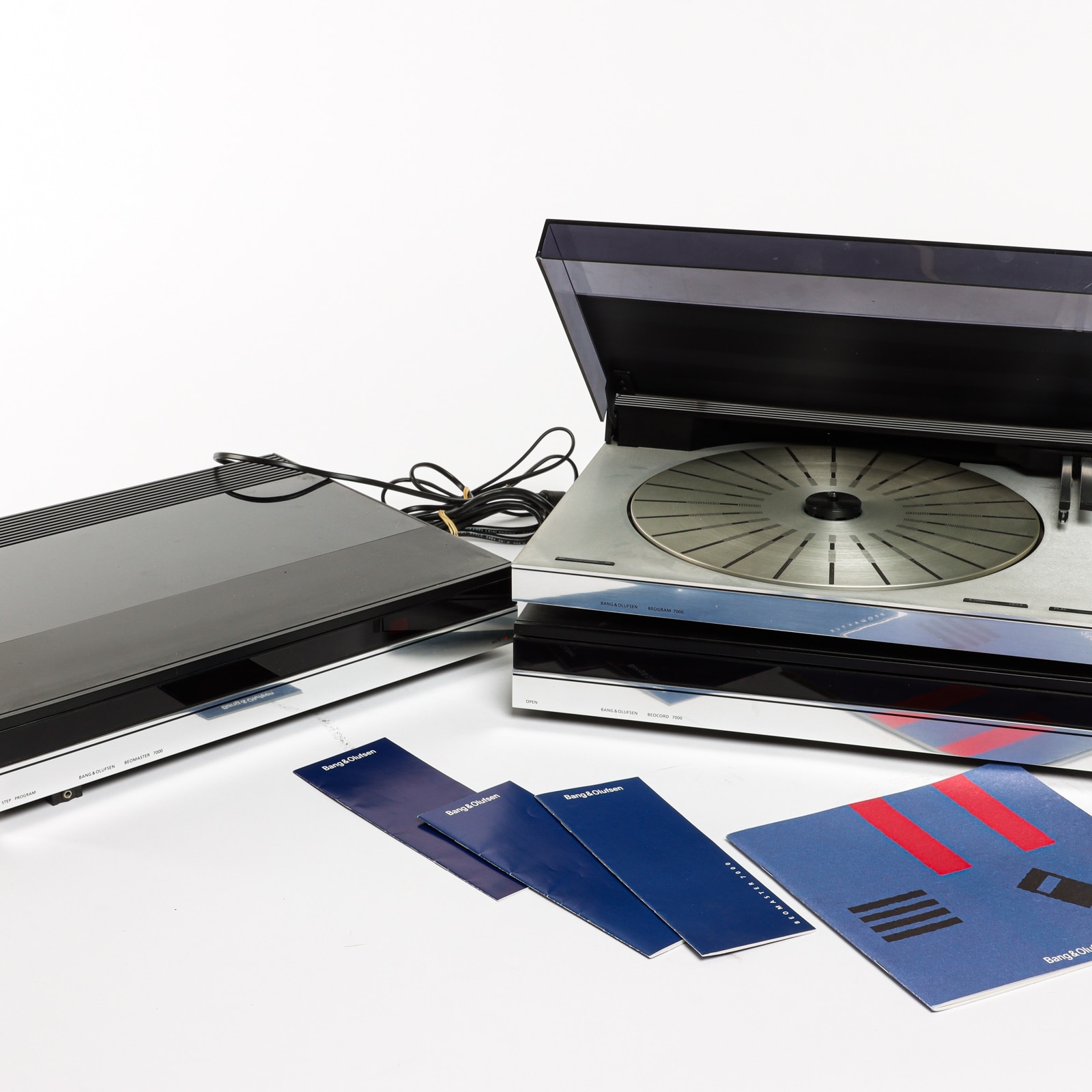 Bang & Olufsen. Beogram 7000, Beocord 7000 samt Beomaster 7000. (3 ...