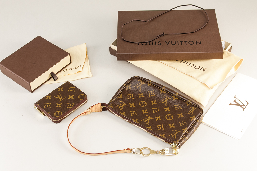 broderi Korea til Louis Vuitton, lille skuldertaske og pung monogramcanvas (2) | Lauritz.com