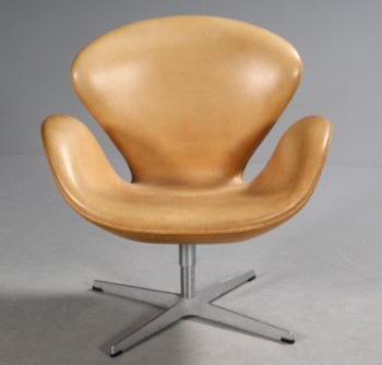 Arne Jacobsen. The Swan. Lounge chair model 3322, vegetable-tanned leather