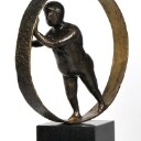Pierre Martin. Skulptur af patineret bronze: 'Holde hjulene igang', H. 62 cm