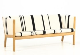 Hans J. Wegner . Tre pers. sofa model GE-285 i egetræ