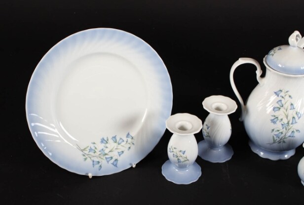 Christineholm, Klokkeblomst kaffestel af porcelæn (44)