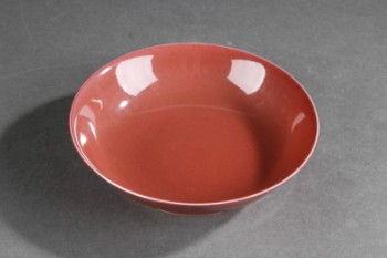Kinesisk talleken af porcelæn, rød  glasur.
