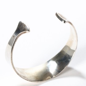 Hans Hansen. Sterling silver bangle, design no. 215.