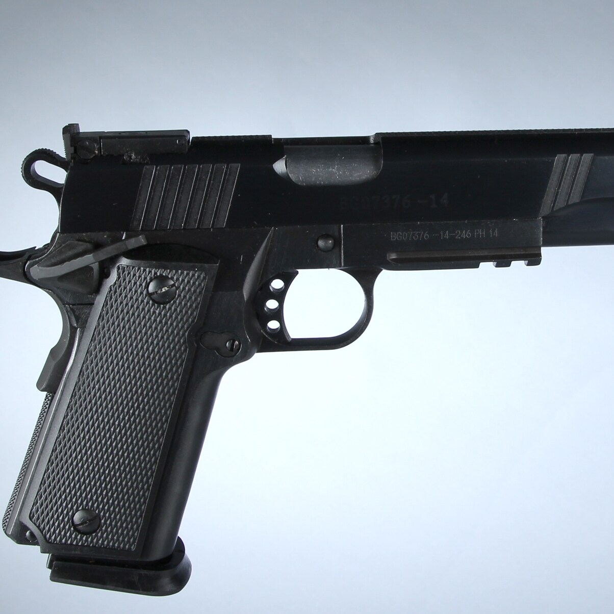 Norinco pistol NP44 kal. 45 | Lauritz.com