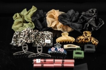 Heriones, Månesten, Mfl. Samling accessories. (20).