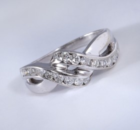 Diamond ring in platinum, 0.59 ct.