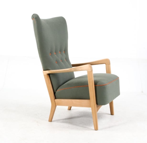 Søren Hansen for Fritz Hansen. Højrygget lænestol, 1940'erne, nyrenoveret