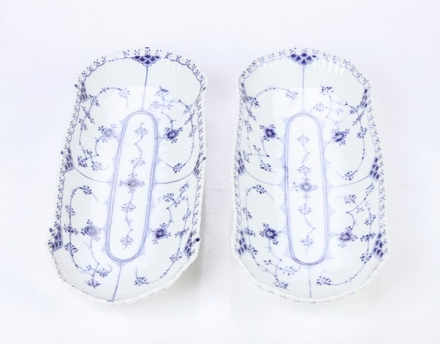 Royal Copenhagen. Musselmalet Helblonde. To 'Sellerifade' model 1194 (2)