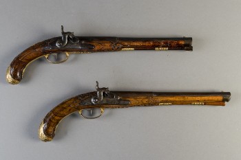 Par perkussionerede 1700-tals pistoler (2)