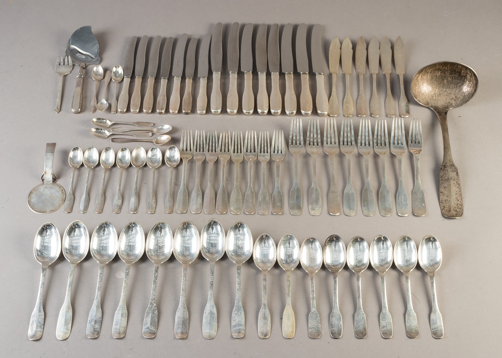 Cordelia Bølle ammunition Evald Nielsen, cutlery nr.19 in hammered silver (68) | Lauritz.com