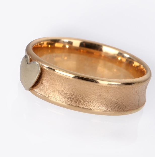 Aagaard. Heart ring of 14 kt. rose gold and gold