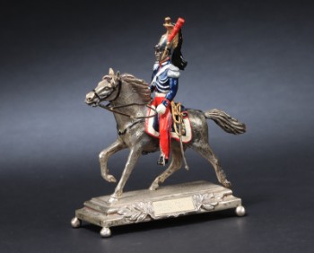 Atelier Mitarotonda. Italiensk figur af sølv i form af ridende kavalerist fra Napolis kongedømme