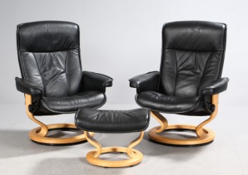 Par Stressless lænestole samt skammel, sort læder. (3)