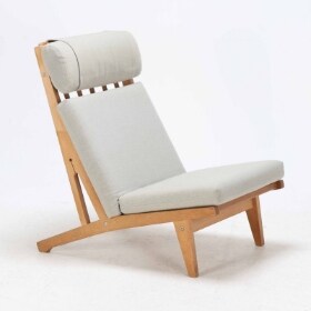 Hans J. Wegner: High-back armchair, model GE-375.