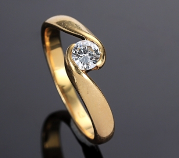 Brillant-solitairering af 18 kt. guld på ca. 0.22 ct