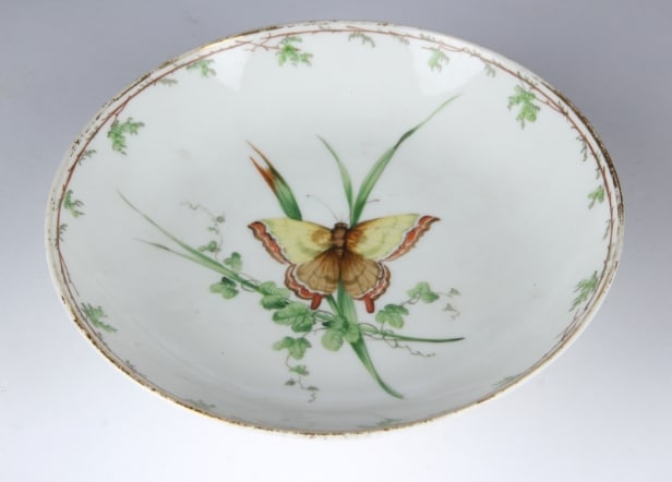 Royal Copenhagen. 'Butterfly' plates and bowl on foot, 19th century (7)