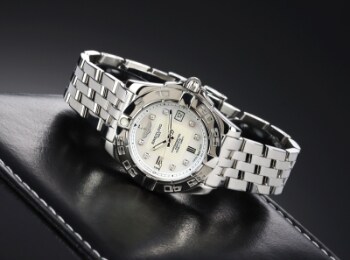 Breitling Cockpit Lady. Dameur i stål med brillantbesat perlemorsskive, 2000erne